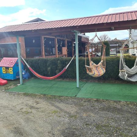 Cazare Turism Prislop Hotel Hateg Ngoại thất bức ảnh