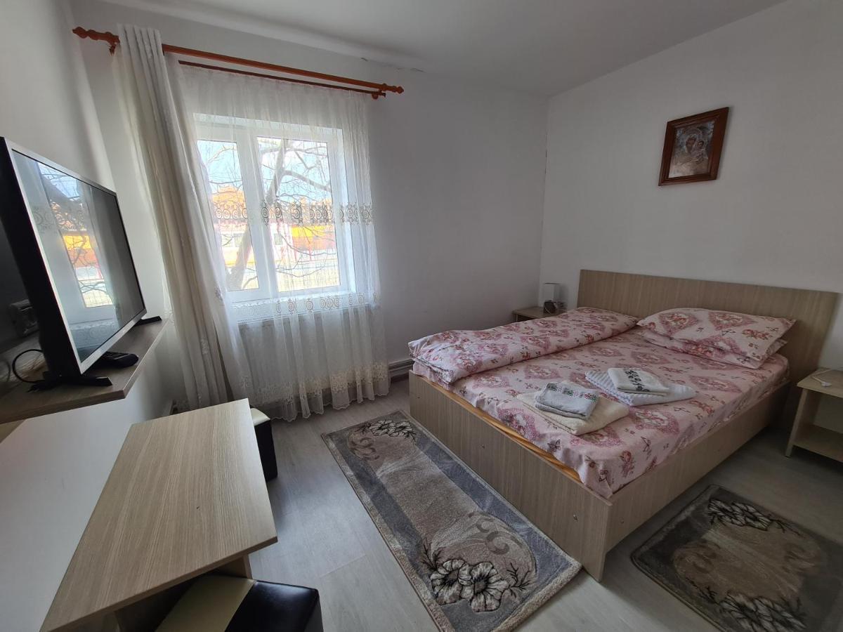 Cazare Turism Prislop Hotel Hateg Ngoại thất bức ảnh